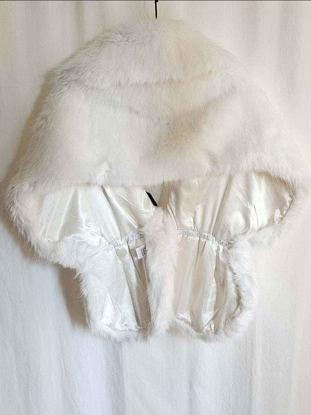 Melanie Lyne White Faux Fur & Rhinestone Bridal Shawl Stole - Picture 2 of 16